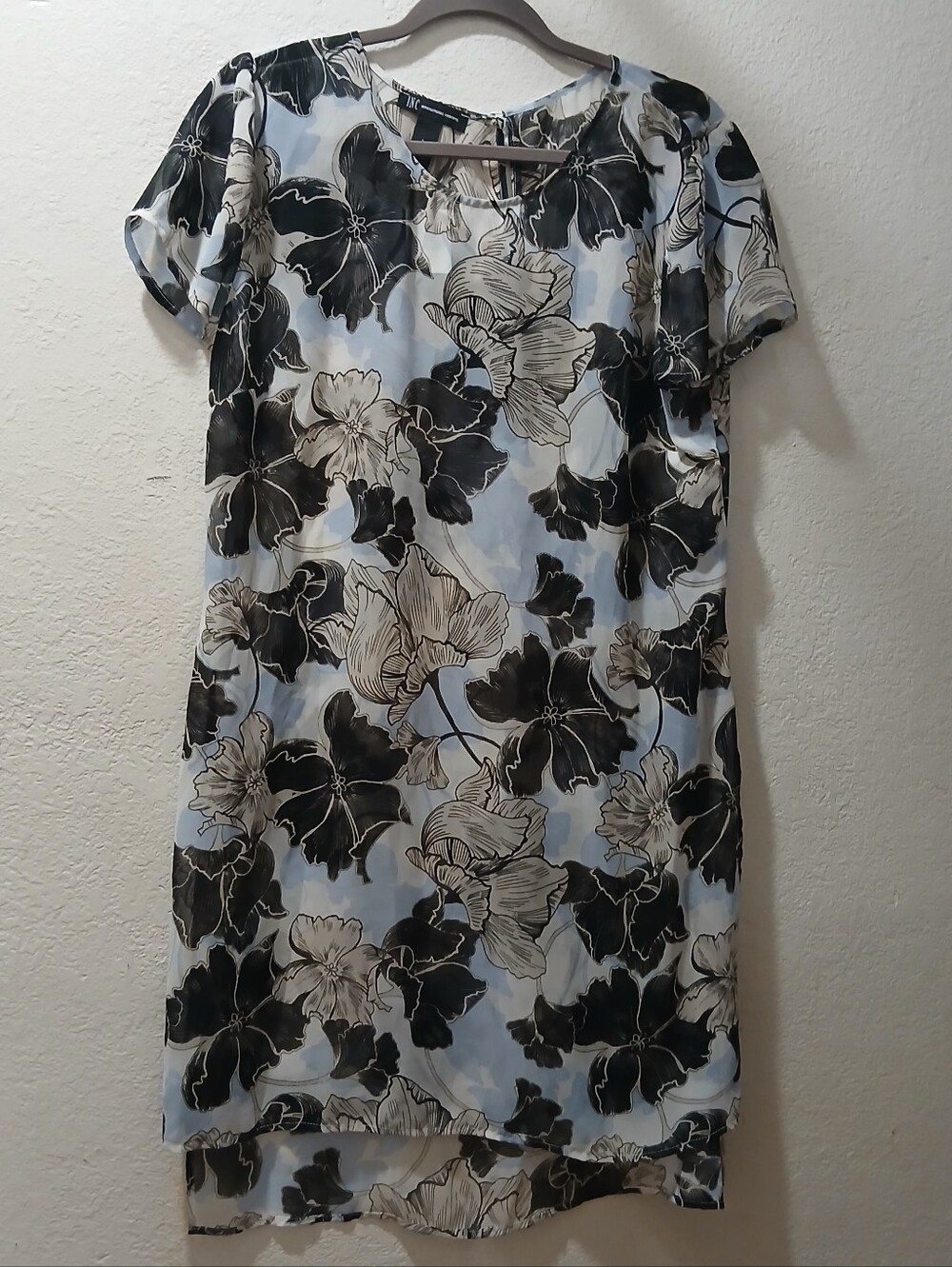 INC International Concepts Nwot L Black, White & Light Blue Floral Tunic